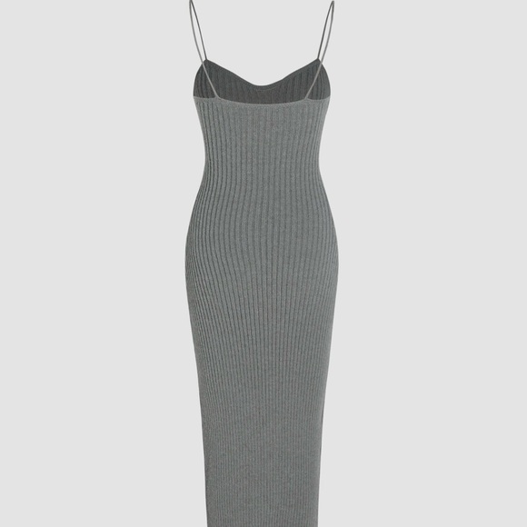 Elegant Gray Knit Dress - Picture 2 of 4